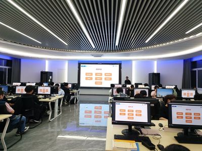 新華三杯再啟新程，信息工程學(xué)院舉行第十四屆全國大學(xué)生數(shù)字技術(shù)大賽宣講會